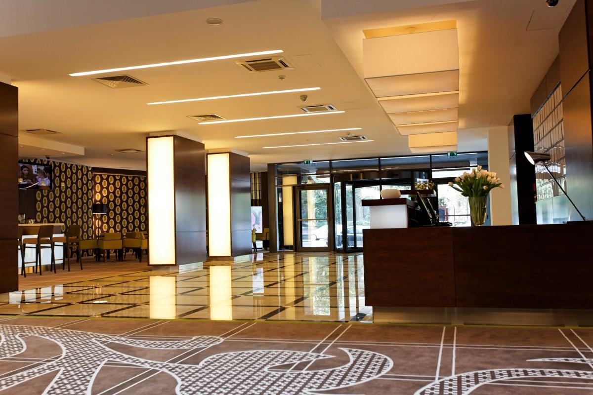 Capital Plaza Hotel ブカレスト エクステリア 写真